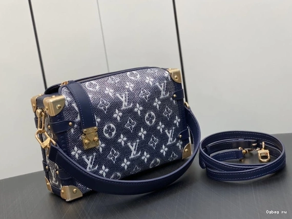 MM VUITTON LOUIS TRUNK SIDE 0710
